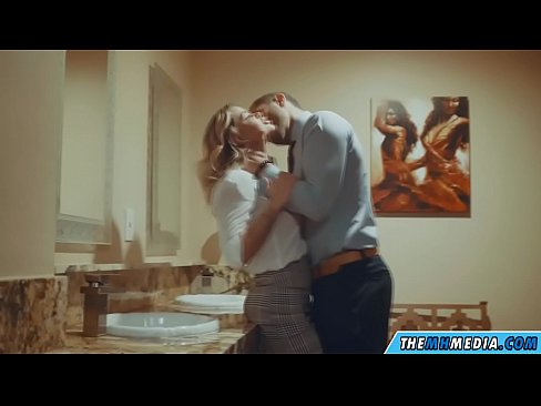 ❤️ когда грудастая блондинка соблазняет тебя в общественном туалете Супер порно на сайте xxxner.ru ❌